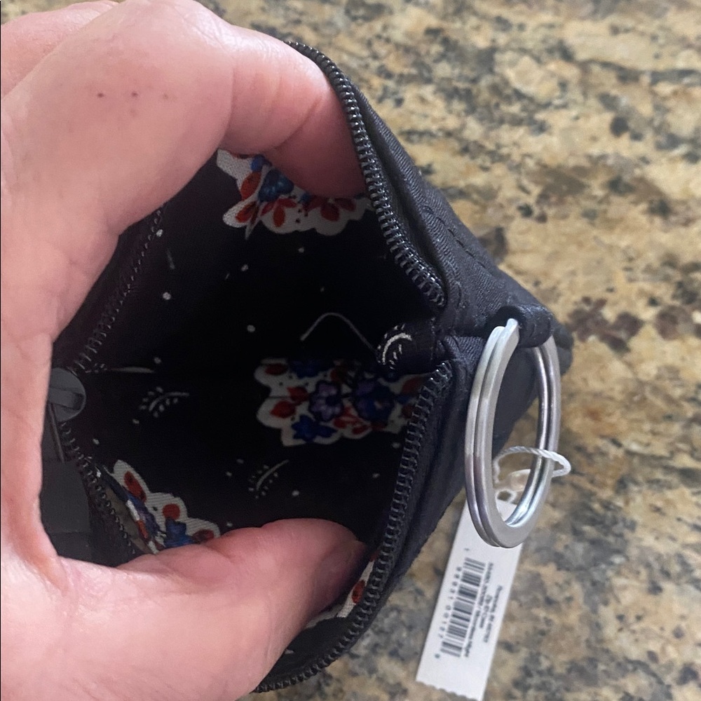 Vera Bradley Black Quilted zippered pouch w id window & Keyring NWT - Picture 5 of 5